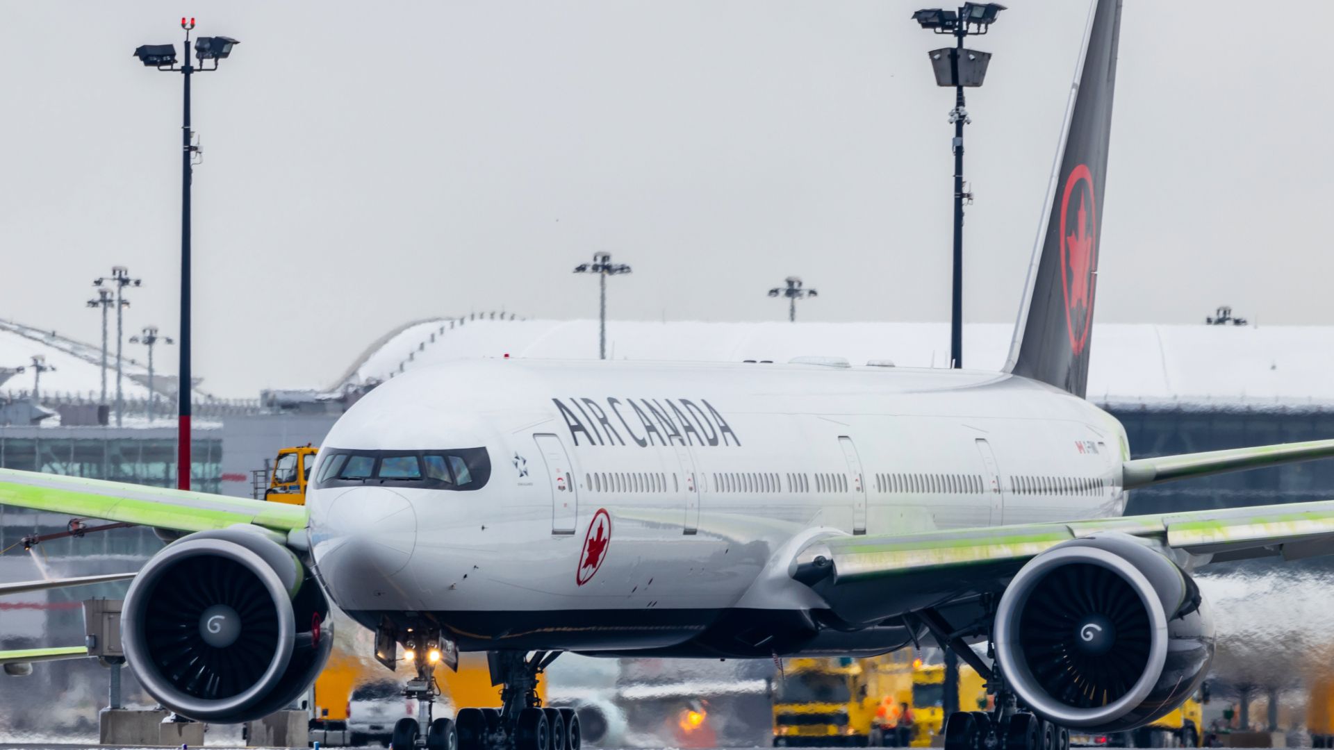 加拿大航空在潜在的机舱乘员罢工中取消航班