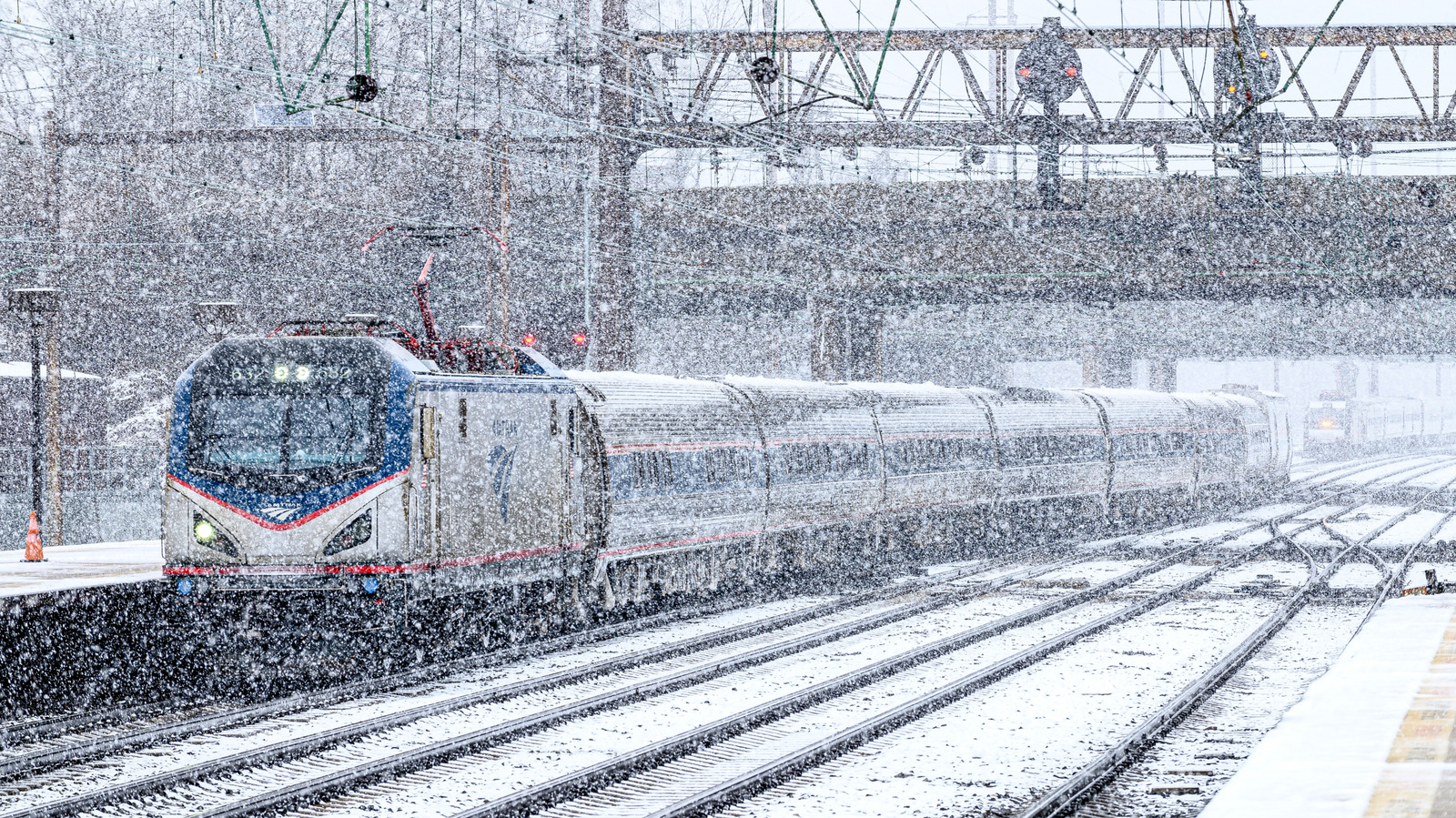 Amtrak 从纽约到匹兹堡的火车路线提供风景优美的冬季旅程