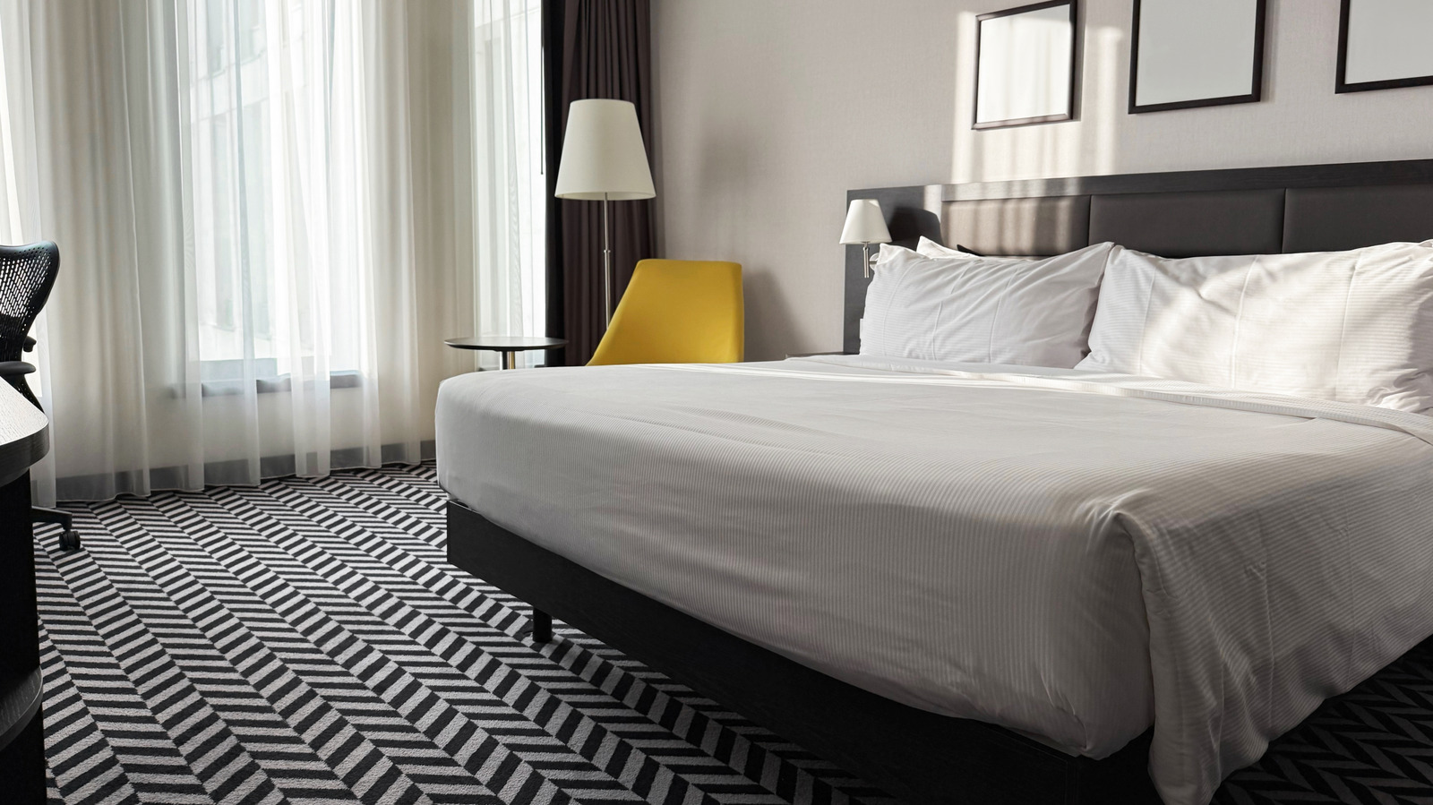 您应该避免将行李留在酒店房间地板上的令人不安的原因